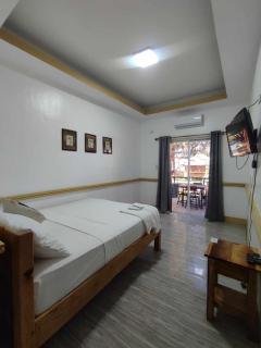 Villa Loreta Beach Resort - Zambales - 9