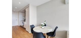 Luxury CBD Views, 2 Bedroom Apartment with Rooftop Jacuzzi and City Views - 1