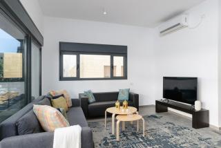 Mamad New Bright, Balcony Near Beach By Feelhome - 2