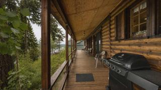 McCall Lakehouse Private Dock Beach & Grill - 4