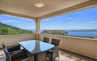 Beautiful Apartment In Bast With Lake View - 4