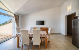 Beautiful Apartment In Bast With Lake View - 6