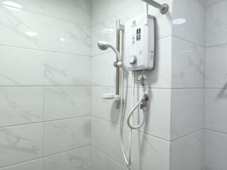 Central Park 2Pax Simple Cozy Studio Netflix By STAY - 7