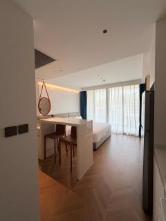 Studio Apartment by Sunshine Beach - 3