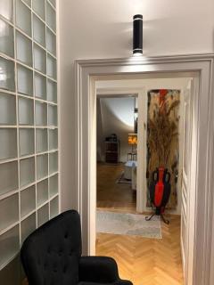 Skyline Retreat in the Heart of Vienna! - 3