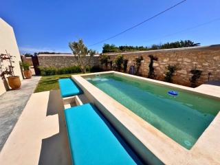 Pavillon chic avec piscine - 9