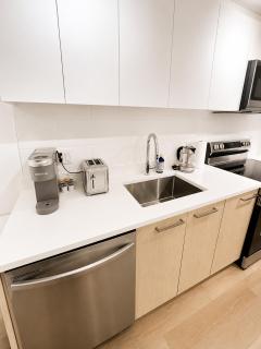 Modern UBC Studio Bright & Minimalist - 2