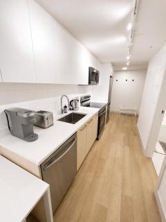 Modern UBC Studio Bright & Minimalist - 1