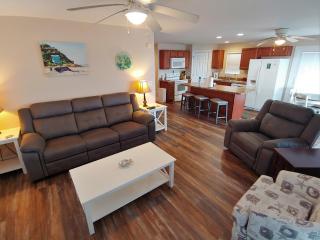 Oceanfront 3BR • Upper-Level Duplex • Porch Over the Beach Summer Days Upstairs - 5