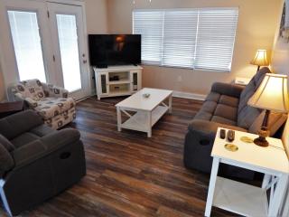 Oceanfront 3BR • Upper-Level Duplex • Porch Over the Beach Summer Days Upstairs - 3