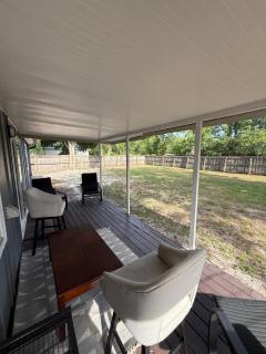 Contemporary Haven Stylish and Comfortable Space - 6