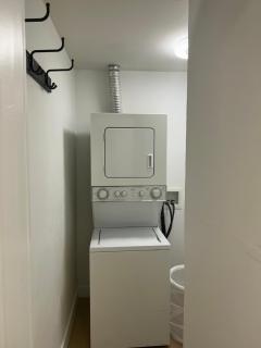 Modern & Cozy 2BR Suite Near Shops & Dining in clayton height - 9