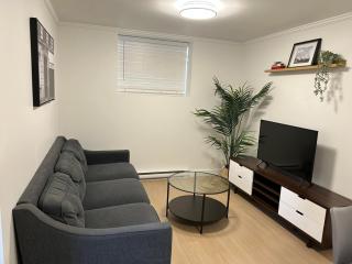 Modern & Cozy 2BR Suite Near Shops & Dining in clayton height - 4