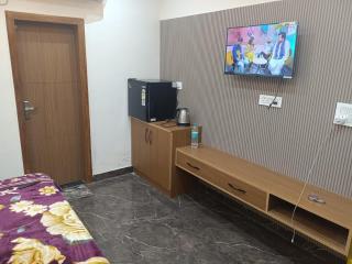 Shri Radha Rani guest house - 8