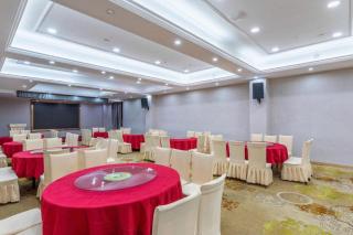 Kyriad Marvelous Hotel Yiyang Xiufeng Park - 3