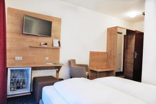 Hotel Poinger Hof - 1