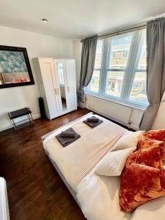 Regent Central Cambridge - sleeps 3 - 4