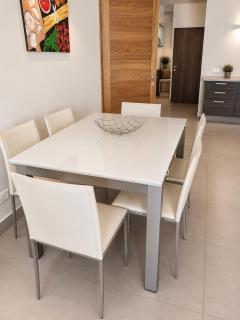 Sliema 2BR Sea View Apartment with Terrace & BBQ - 2