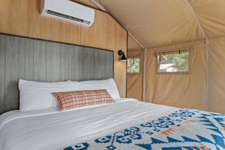 Glamping Tent, Hike, Smore Vibes - 6