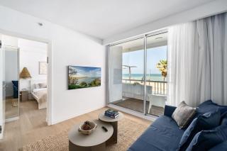 Chic Apartment with Beach View by HolyGuest - 0