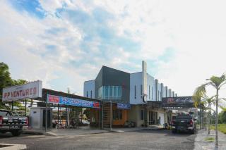 OYO 89859 PP Traveller's Hotel - 1