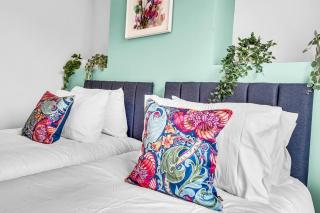 Colne Burnley Nelson Newly Renovated Sleeps 3 - 1