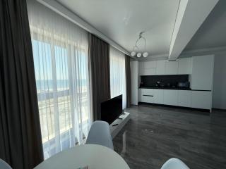 Seaside Escape - Luxury Apartment - 4