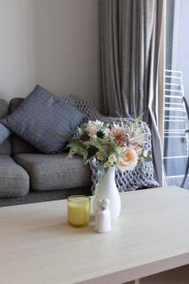 Chic 1BR Retreat Heart of City Pool&Gym Views - 1