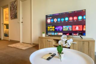 16S Abnb-Style Easy 2BR APT 7 mins Crown Casino walk, Free Parking - 4