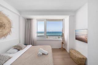 Modern 2BR Steps to Beach by HolyGuest - 2