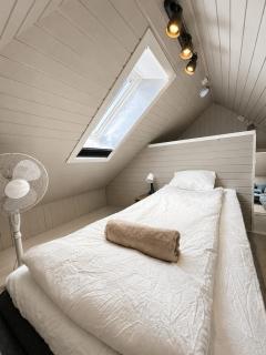 Private urban home on 3 floors, centrally located and private - 9