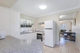 Woody Point hideaway, 3 bedroom townhouse - 9