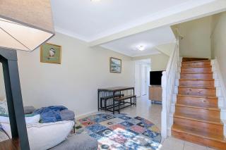Woody Point hideaway, 3 bedroom townhouse - 5