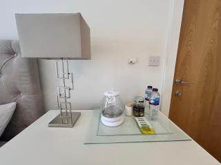 Elegant King Room Riverside Wandsworth - 6