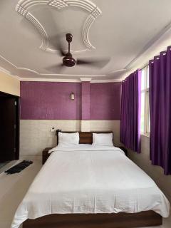 Tarun Palace 2 Mint Walk Nizamuddin Metro - 3