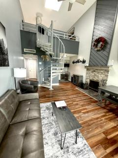 Spacious Gatlinburg Condo With Million Dollar Mountain Views - 3