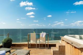Penthouse With Jacuzzi on the Beach by Lime Luxe - 7