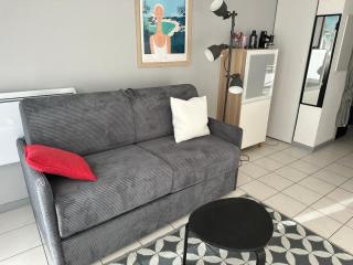 Studio au calme avec piscine, face golf, parking gratuit, tout à pied à 10mn centre ville - 5