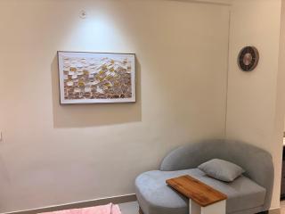 Mokshita Stays Premium Studio Near Prem Mandir - 4