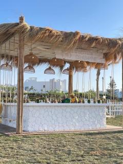 Luxury 3BR Corner Chalet with Garden at Mountain View SA7el - 5