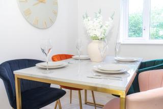 Spacious Cardiff Bay 2-Bed Retreat Great Location - 8