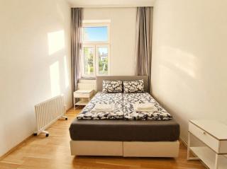 Stylish 2-BR Apartment in Vienna's Simmering Area - 9