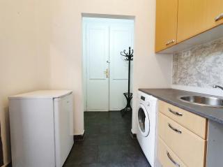 Stylish 2-BR Apartment in Vienna's Simmering Area - 4