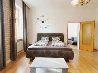 Stylish 2-BR Apartment in Vienna's Simmering Area - 1