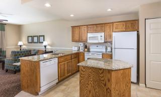 Governor's Green Resort 3BR Apartment - 2
