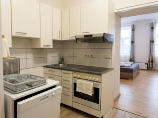 Only 15 Min to Center - Comfortable 1BR Apartment with TV & WIFI - 1