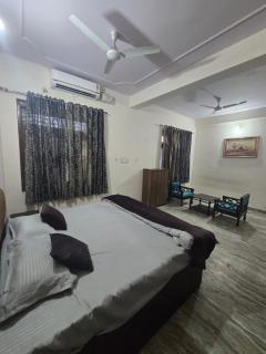 Basuki Hotel - 1