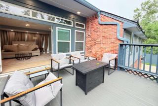 Relaxing Getaway with Private Hot Tub 7 Br 4 bath - 7
