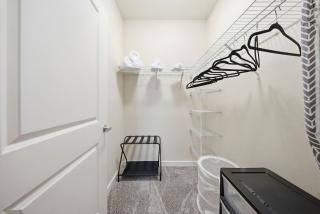 Modern 2BR w Pool Pet-Friendly Unit #21 - 2