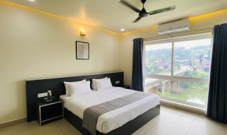 RIVULET Premium River Side Business Class Hotel - 1